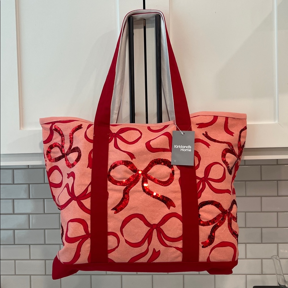 Cute. 🎀 TOTE BAG....